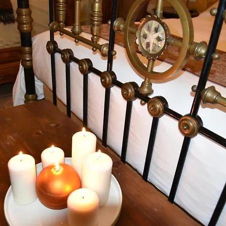 La Regina Historic House Apartmán *